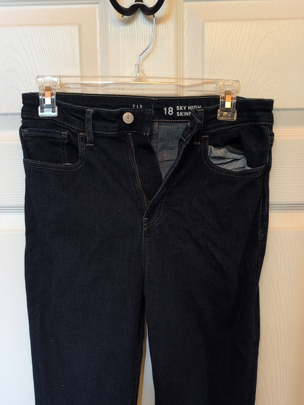 GAP Sky High Skinny Jeans in Black